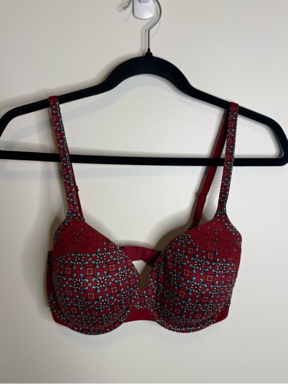 Body by Victoria's Secret Lined Perfect Coverage bra red blue size 32DDD